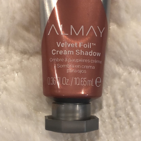 Almay Velvet Foil cream eyeshadow - Picture 2 of 5